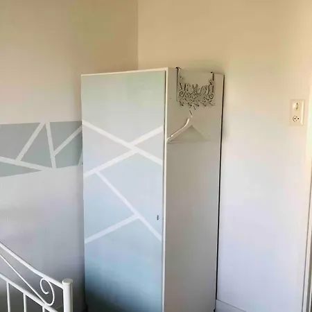 Ladies Only! Neat Cozy Room, Great Loc In Apartment *
