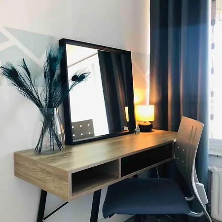 Ladies Only! Neat Cozy Room, Great Loc In Schiedam